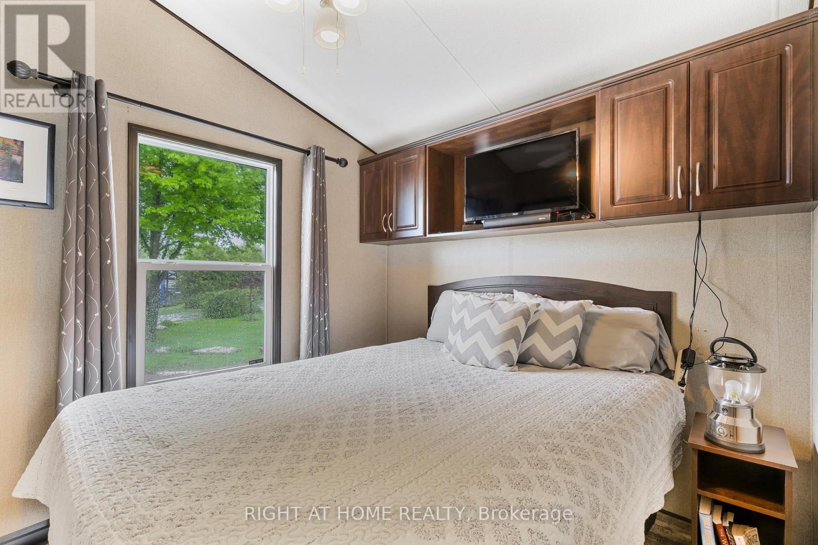 












3500 LAUDERDALE PT CRESCENT

,
Severn,




Ontario
P0E1N0

