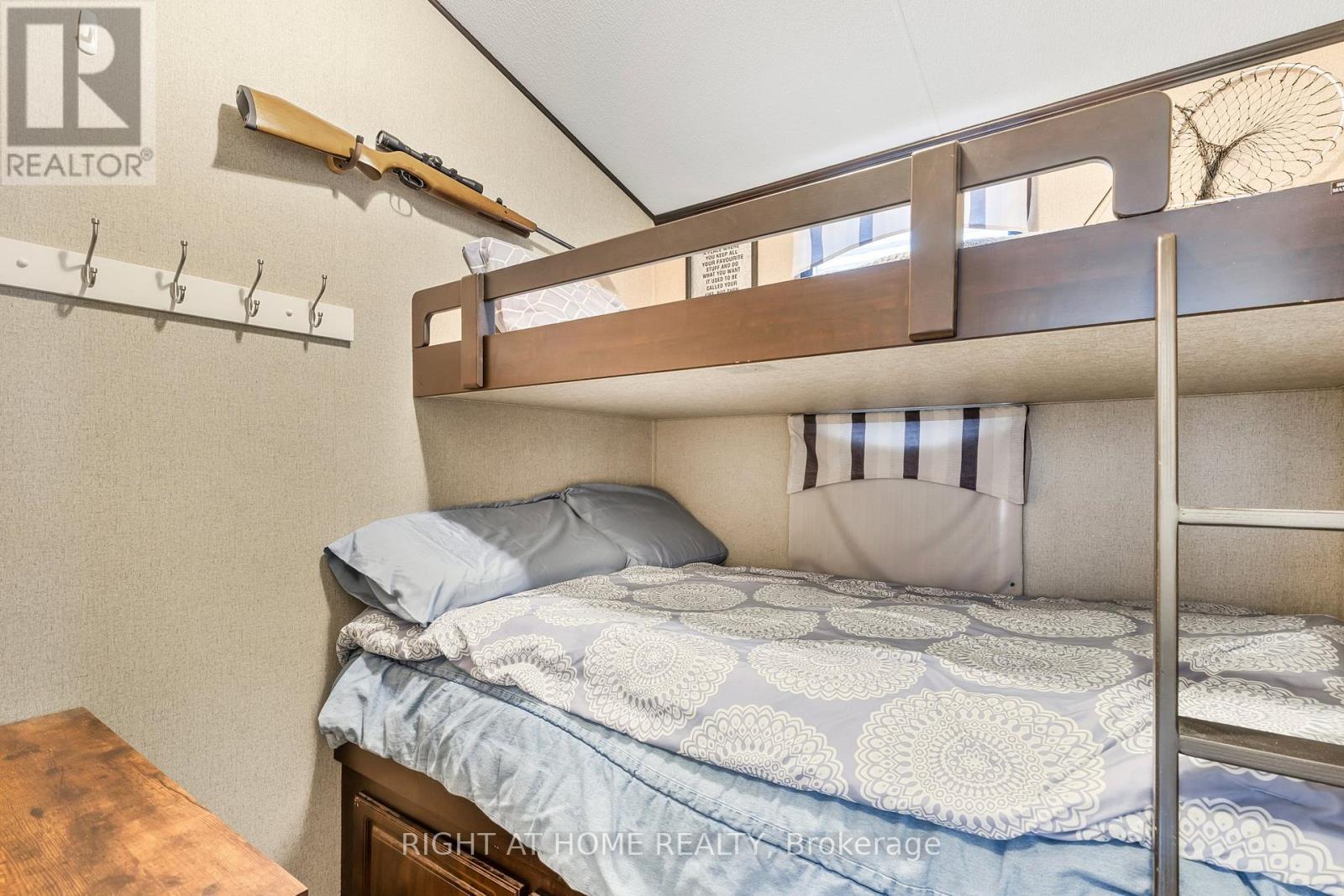 












3500 LAUDERDALE PT CRESCENT

,
Severn,




Ontario
P0E1N0

