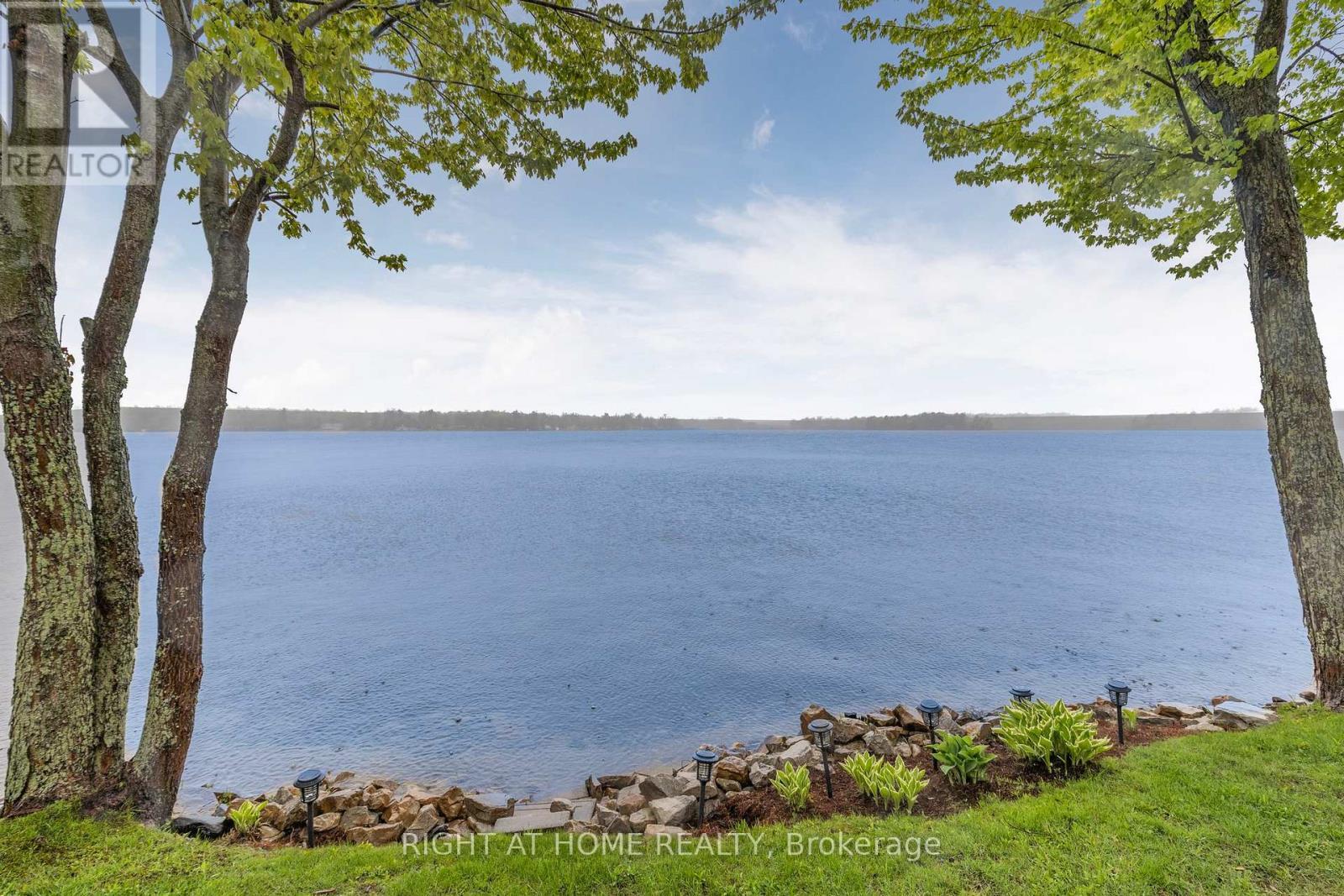 












3500 LAUDERDALE PT CRESCENT

,
Severn,




Ontario
P0E1N0

