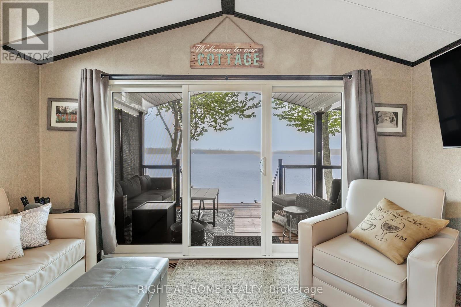 












3500 LAUDERDALE PT CRESCENT

,
Severn,




Ontario
P0E1N0

