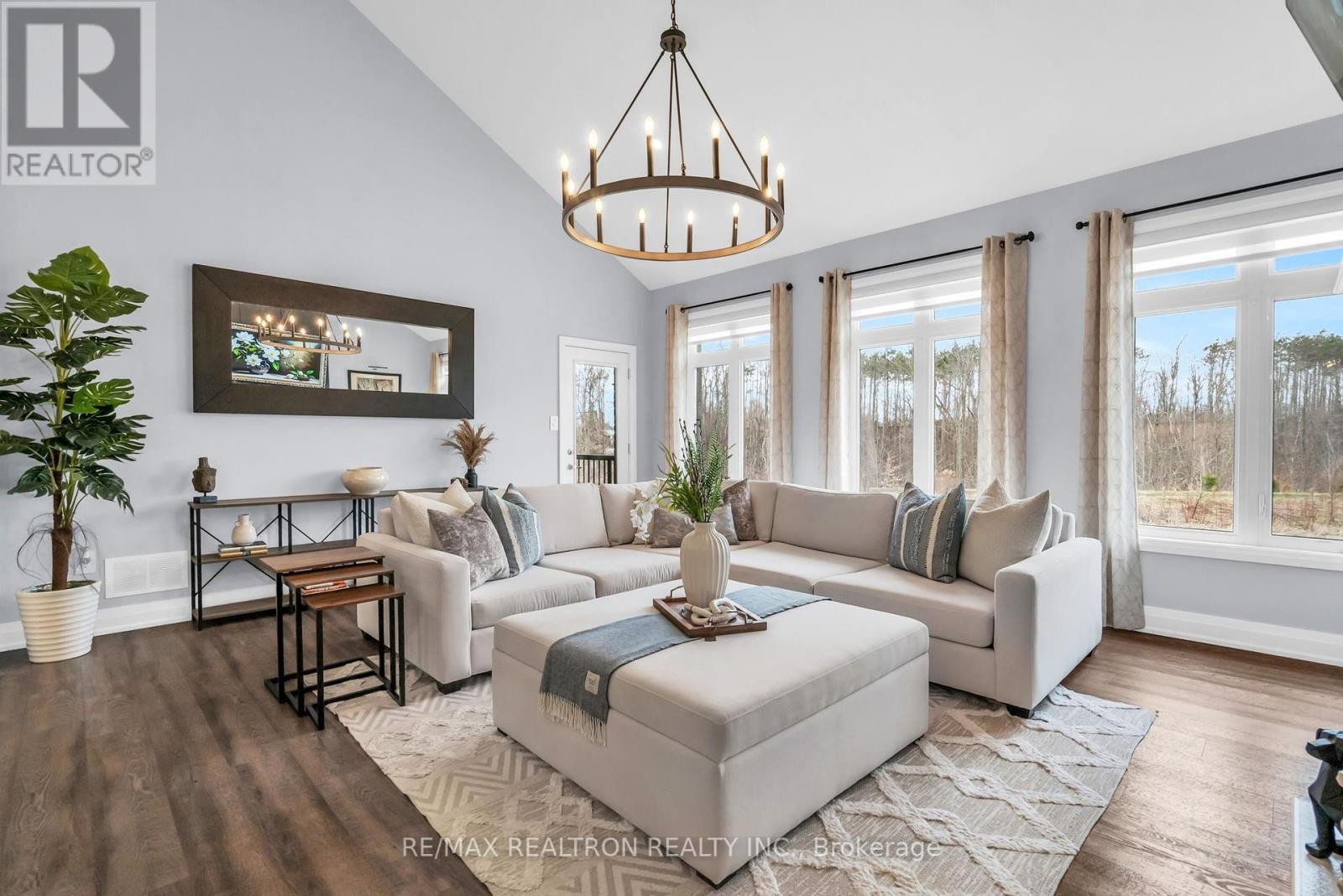 












99 FRANKLIN TRAIL

,
Barrie,




Ontario
L9J0J1


