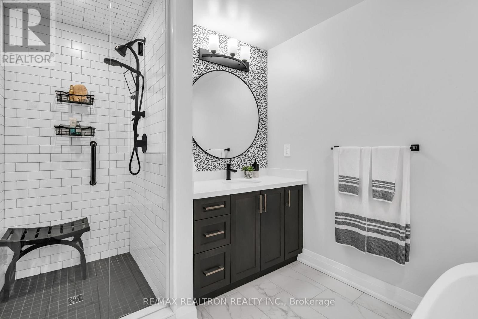 












99 FRANKLIN TRAIL

,
Barrie,




Ontario
L9J0J1

