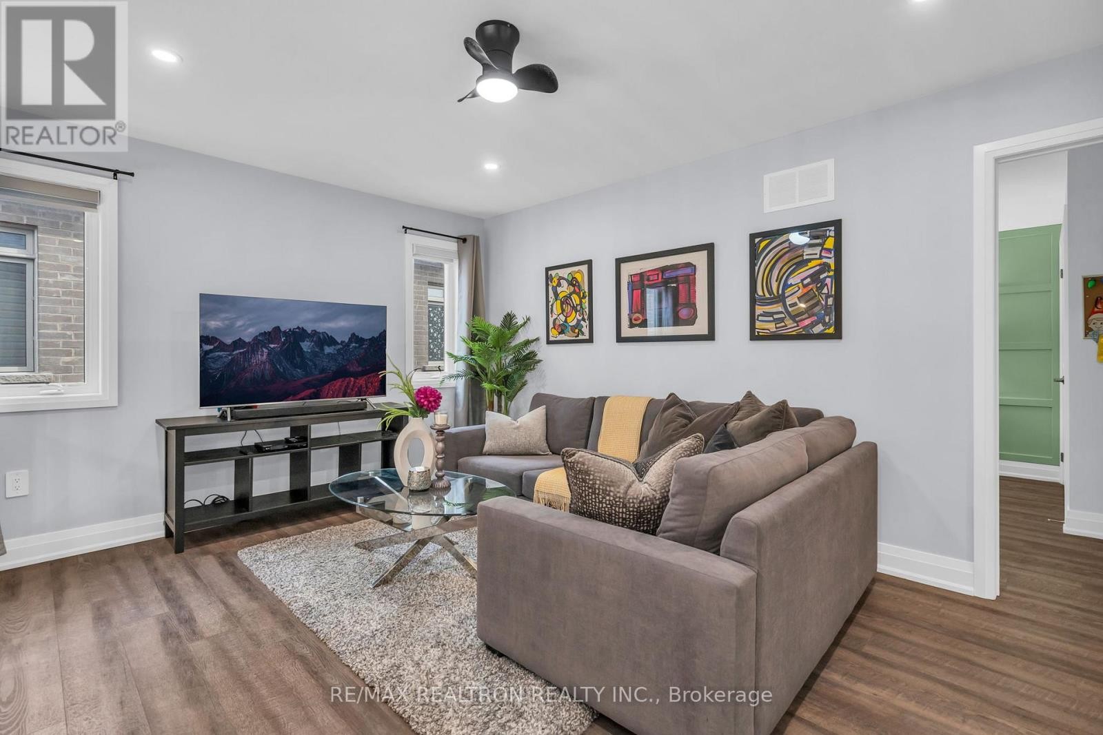 












99 FRANKLIN TRAIL

,
Barrie,




Ontario
L9J0J1

