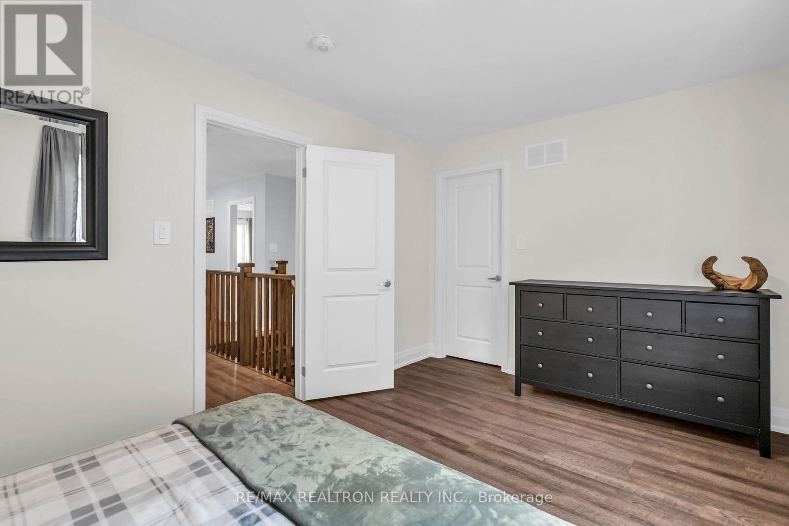 












99 FRANKLIN TRAIL

,
Barrie,




Ontario
L9J0J1

