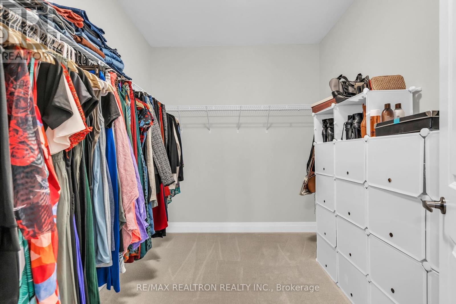 












99 FRANKLIN TRAIL

,
Barrie,




Ontario
L9J0J1

