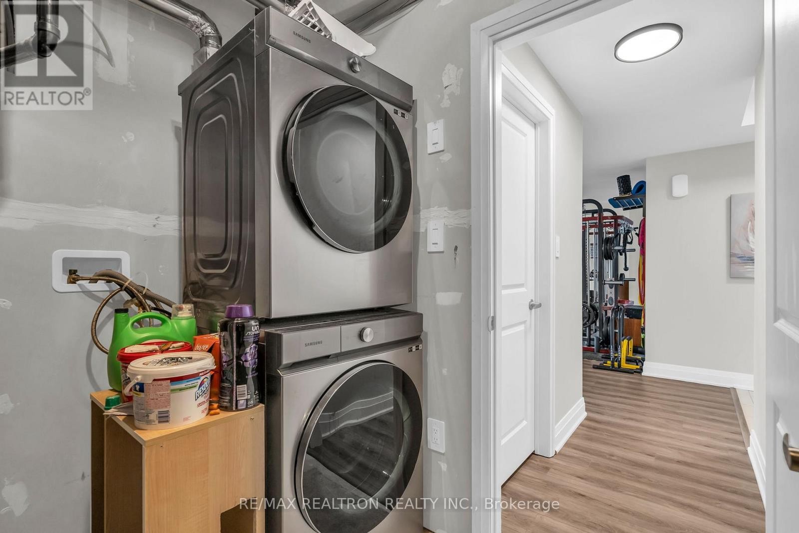 












99 FRANKLIN TRAIL

,
Barrie,




Ontario
L9J0J1

