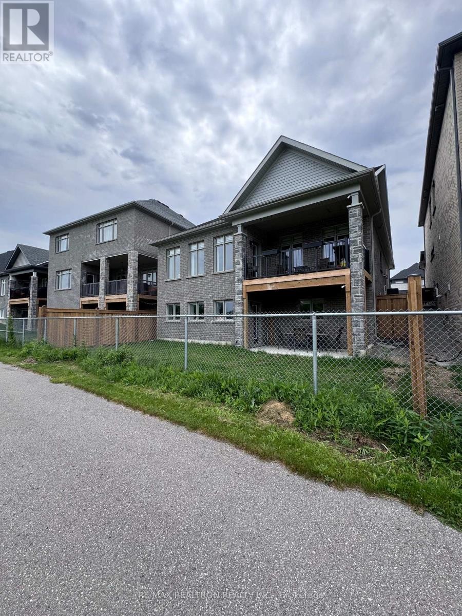 












99 FRANKLIN TRAIL

,
Barrie,




Ontario
L9J0J1

