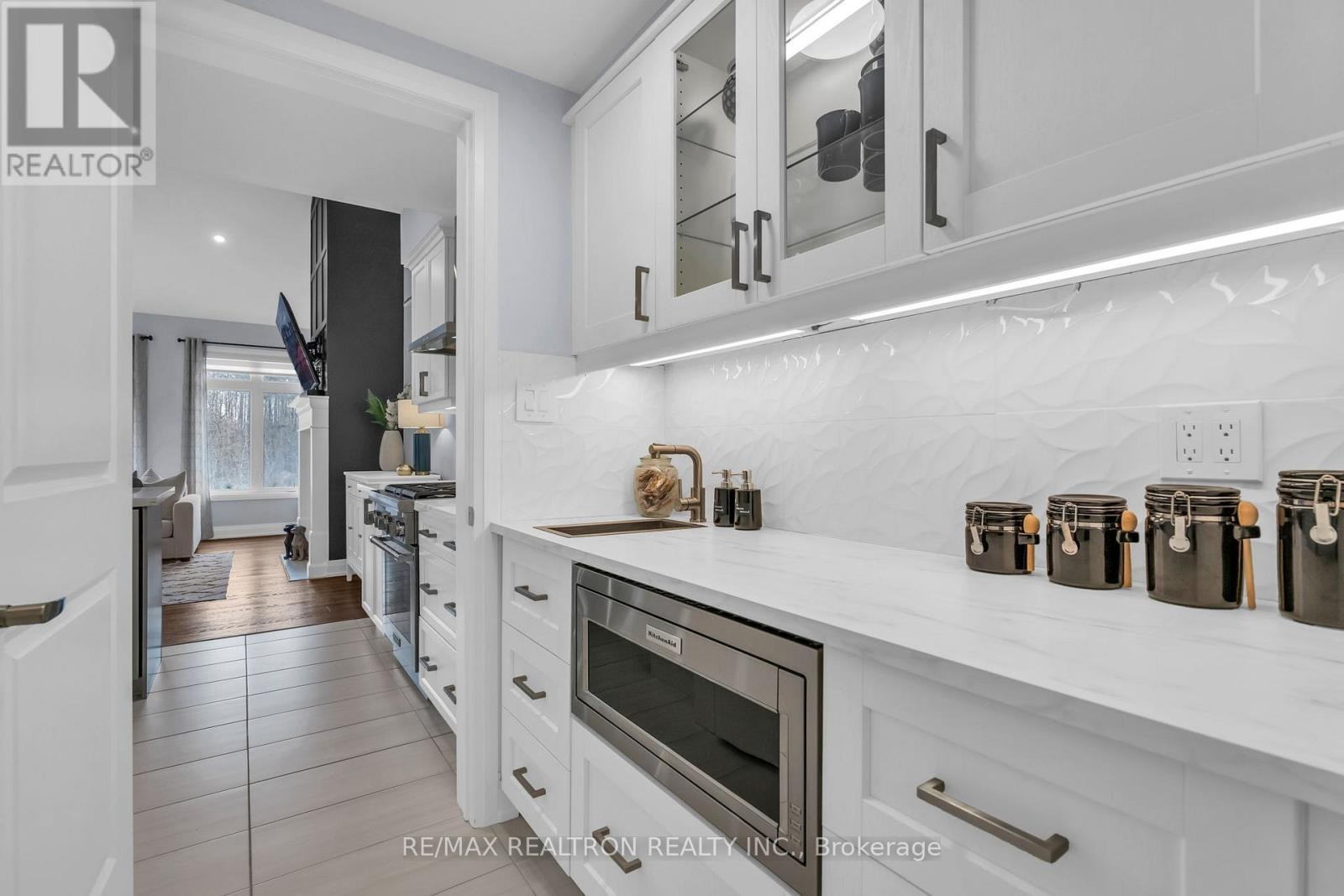 












99 FRANKLIN TRAIL

,
Barrie,




Ontario
L9J0J1

