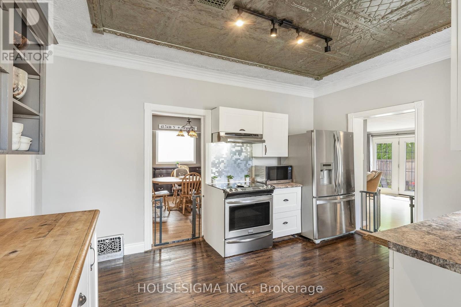 












452 HANNAH STREET

,
Midland,




Ontario
L4R2G7


