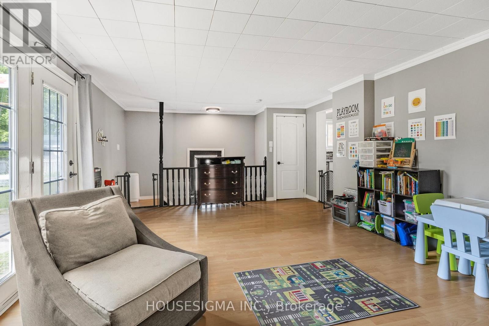 












452 HANNAH STREET

,
Midland,




Ontario
L4R2G7

