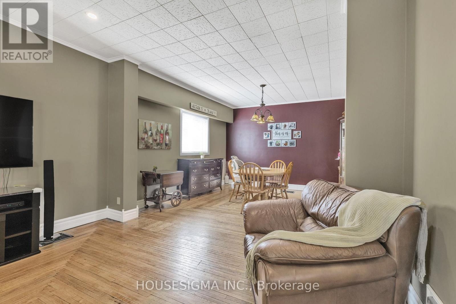 












452 HANNAH STREET

,
Midland,




Ontario
L4R2G7

