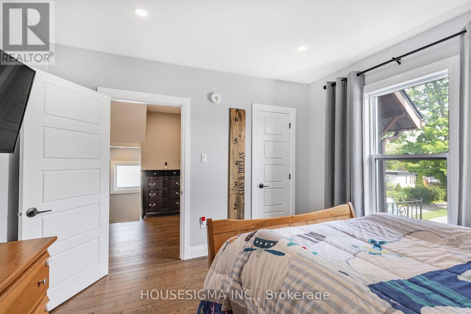 












452 HANNAH STREET

,
Midland,




Ontario
L4R2G7


