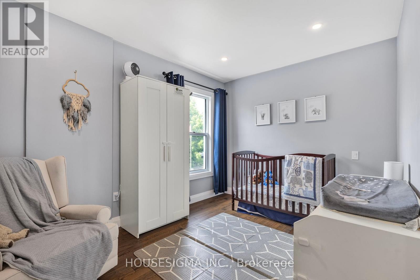 












452 HANNAH STREET

,
Midland,




Ontario
L4R2G7

