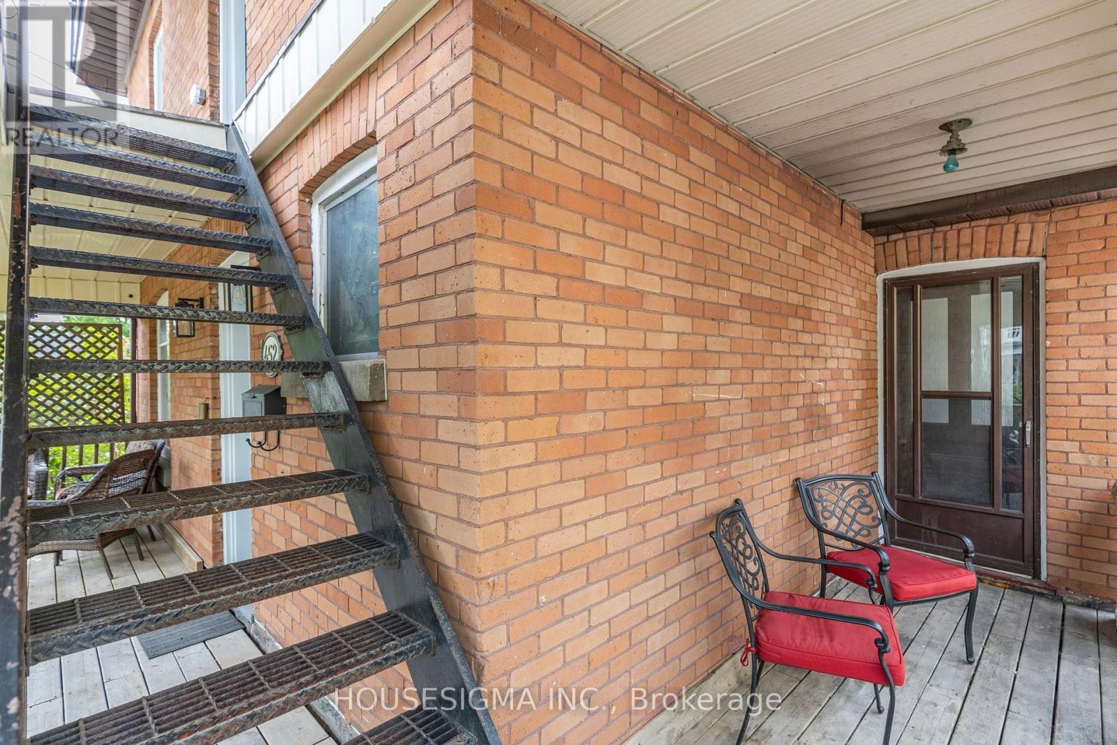 












452 HANNAH STREET

,
Midland,




Ontario
L4R2G7

