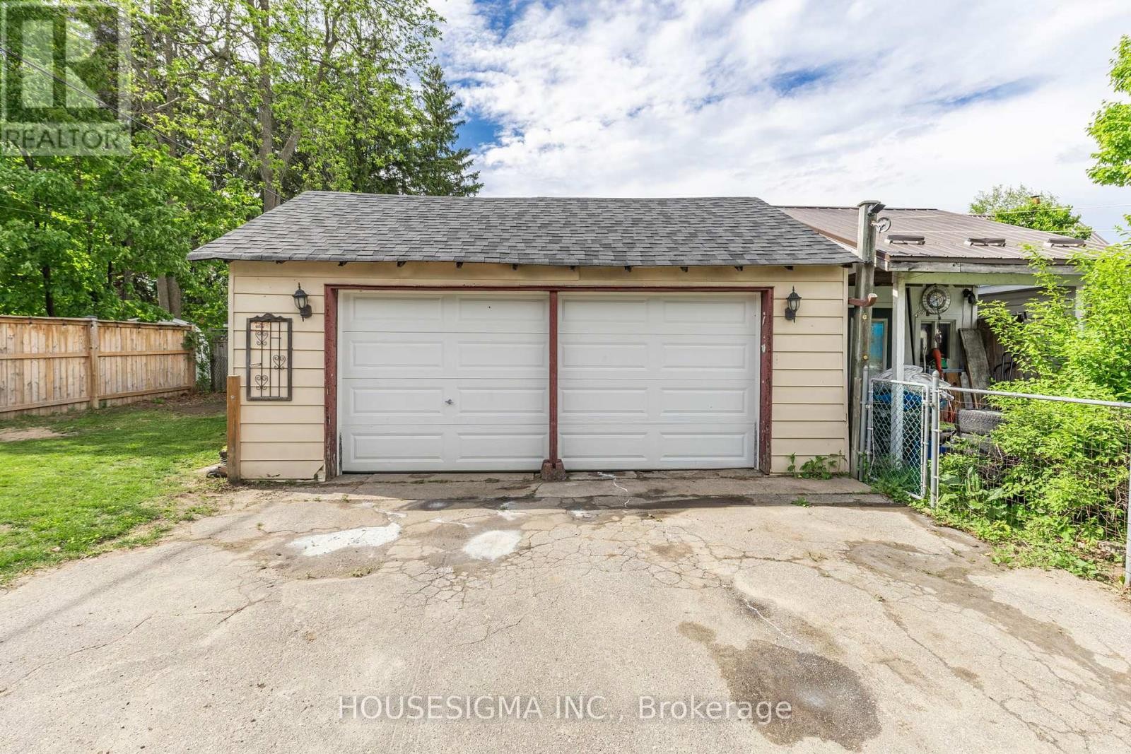 












452 HANNAH STREET

,
Midland,




Ontario
L4R2G7

