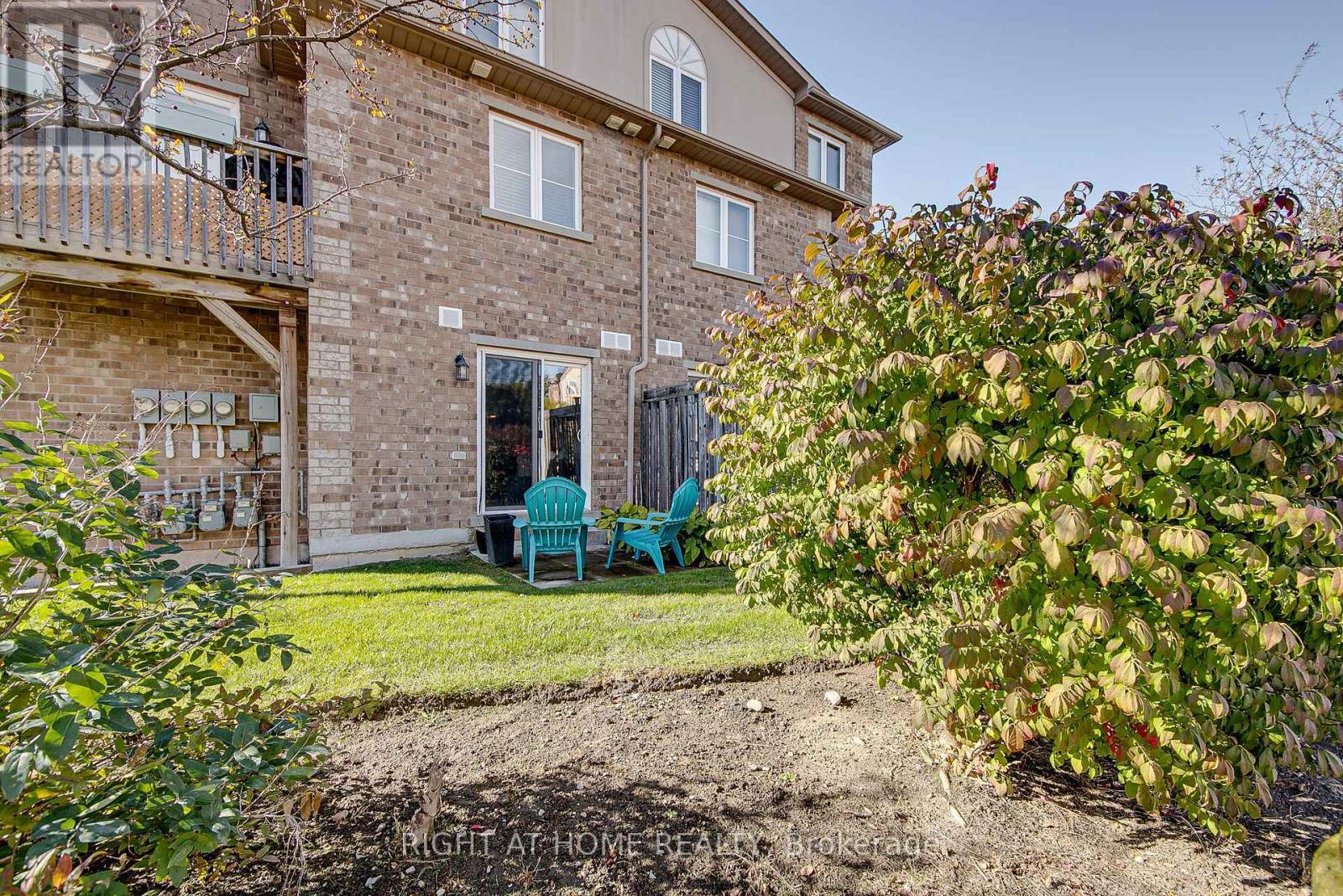 












5 - 17 CHELTENHAM ROAD

,
Barrie (Georgian Drive),




Ontario
L4M0E7

