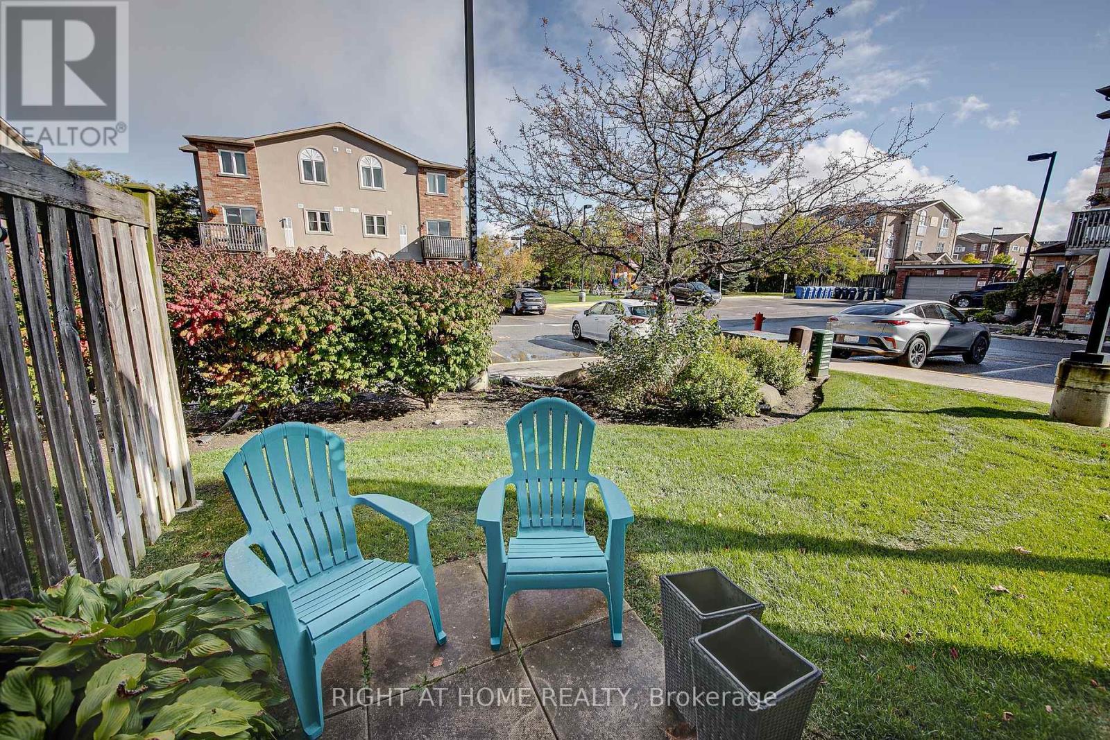 












5 - 17 CHELTENHAM ROAD

,
Barrie (Georgian Drive),




Ontario
L4M0E7

