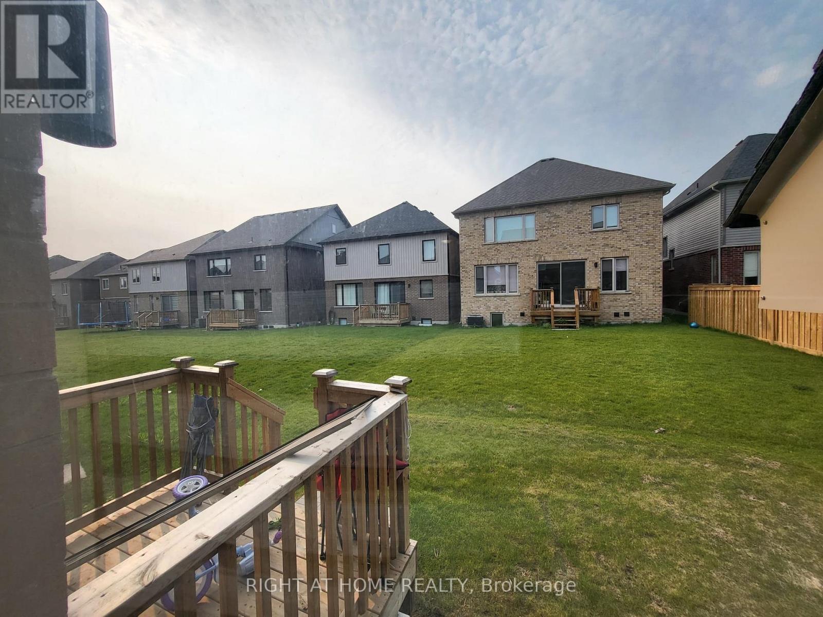 












39 SHEPHERD DRIVE

,
Barrie,




Ontario
L9J0K4

