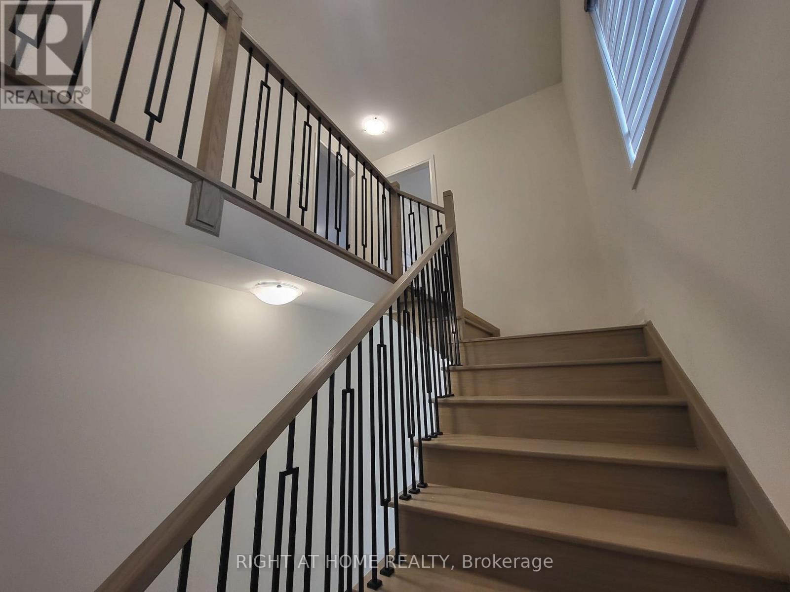 












39 SHEPHERD DRIVE

,
Barrie,




Ontario
L9J0K4


