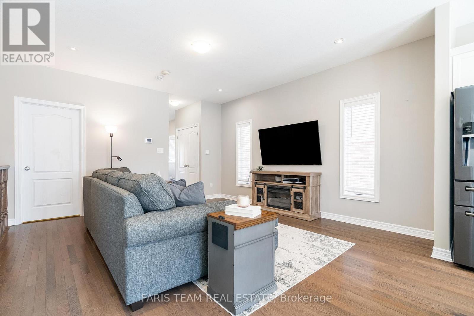 












1045 COOK DRIVE

,
Midland,




Ontario
L4R0E4

