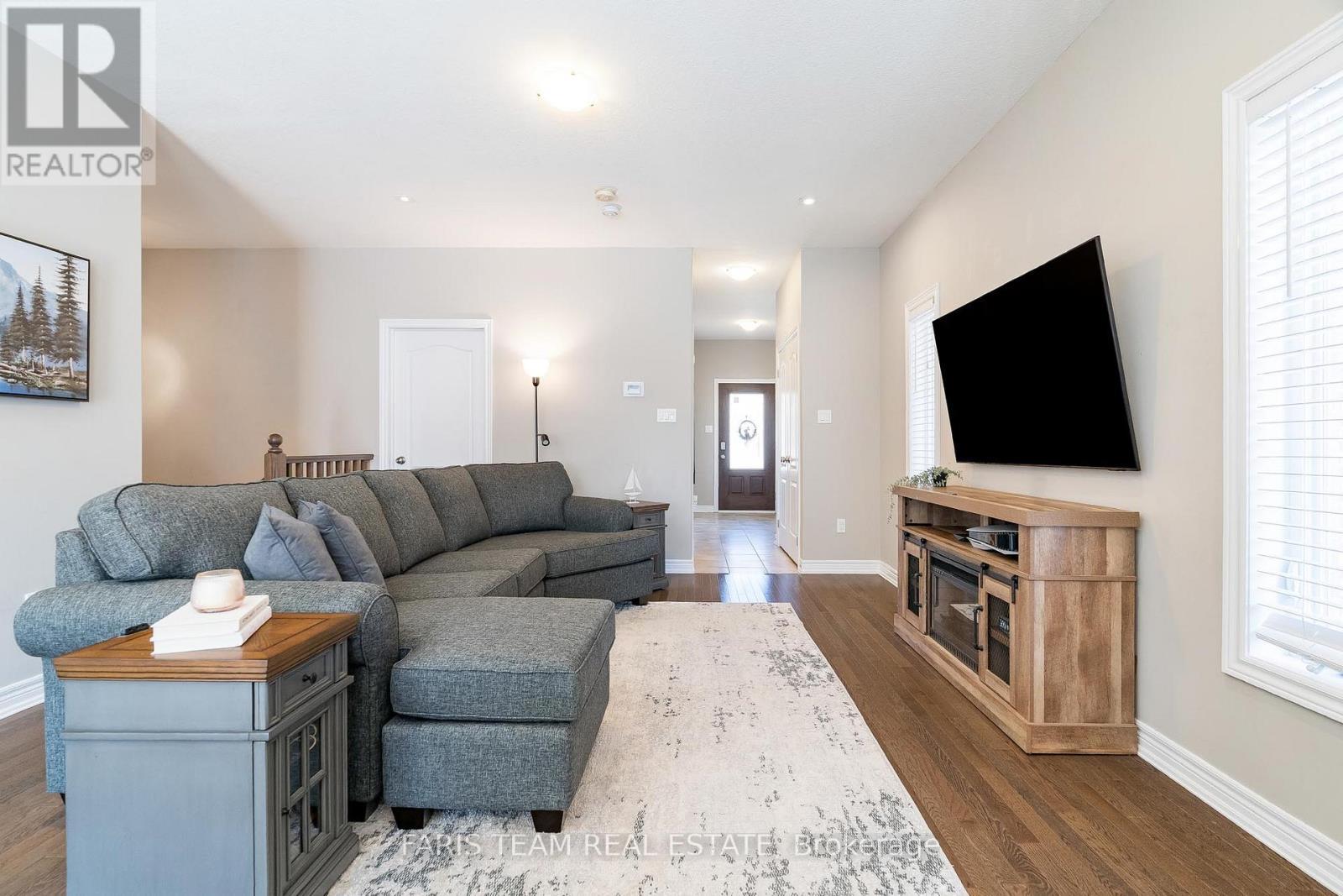 












1045 COOK DRIVE

,
Midland,




Ontario
L4R0E4

