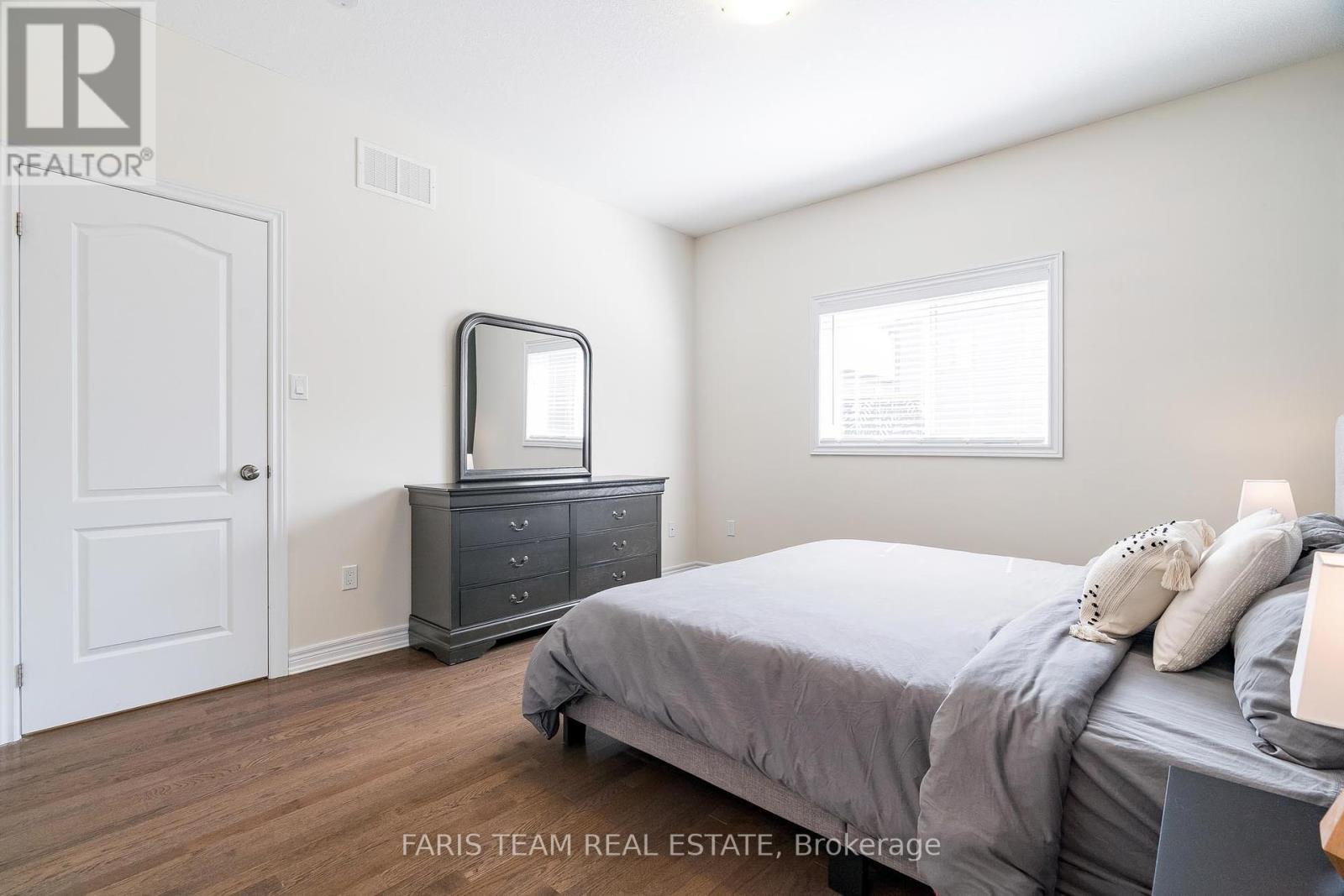 












1045 COOK DRIVE

,
Midland,




Ontario
L4R0E4

