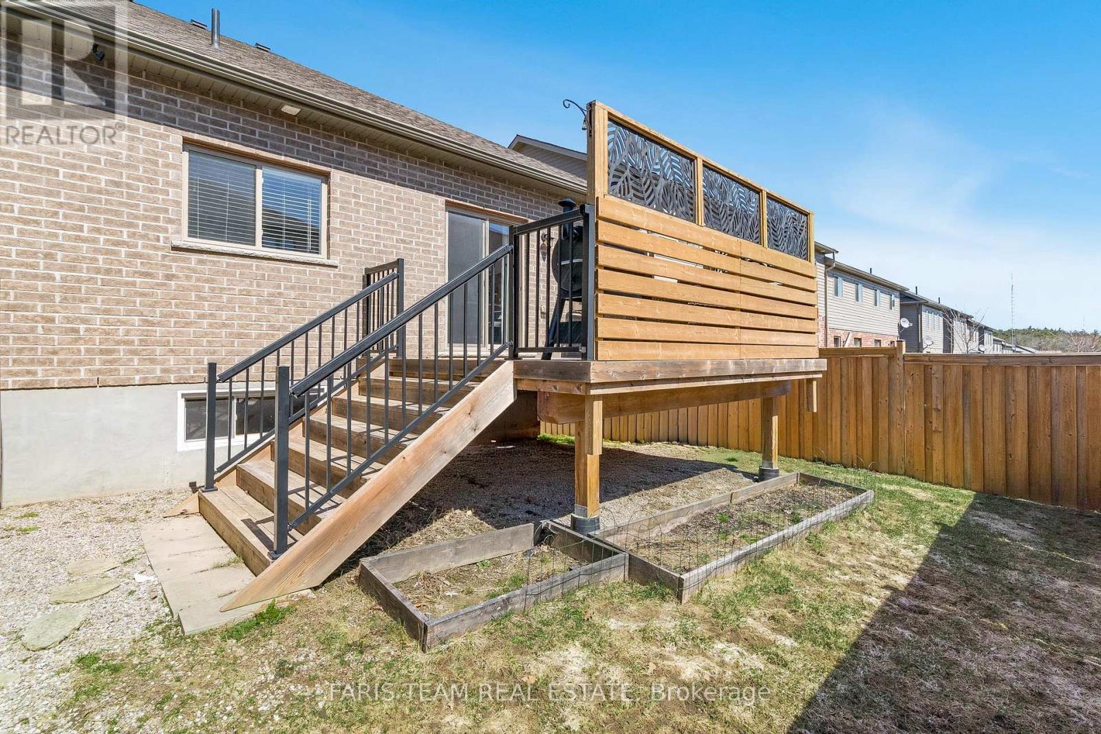 












1045 COOK DRIVE

,
Midland,




Ontario
L4R0E4

