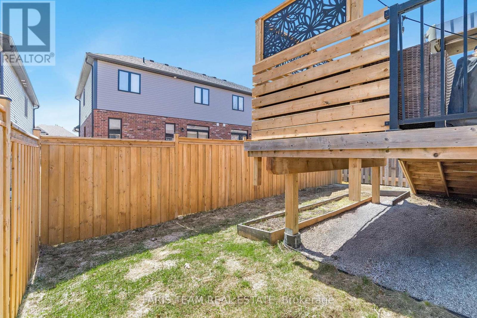 












1045 COOK DRIVE

,
Midland,




Ontario
L4R0E4

