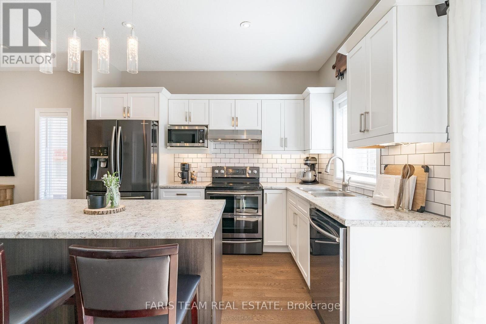 












1045 COOK DRIVE

,
Midland,




Ontario
L4R0E4

