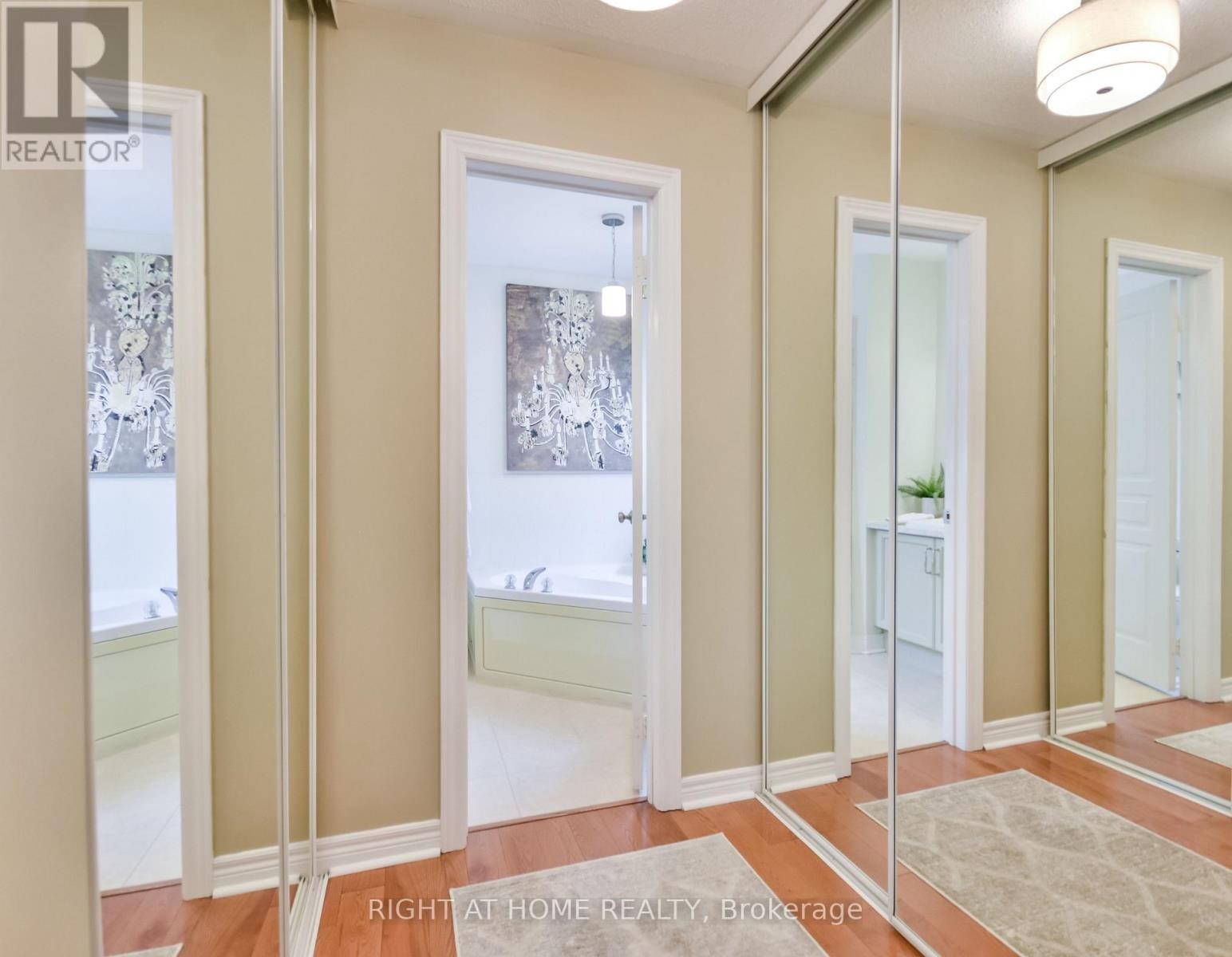 












13 COUPLES COURT

,
Barrie (East Bayfield),




Ontario
L4M6V5

