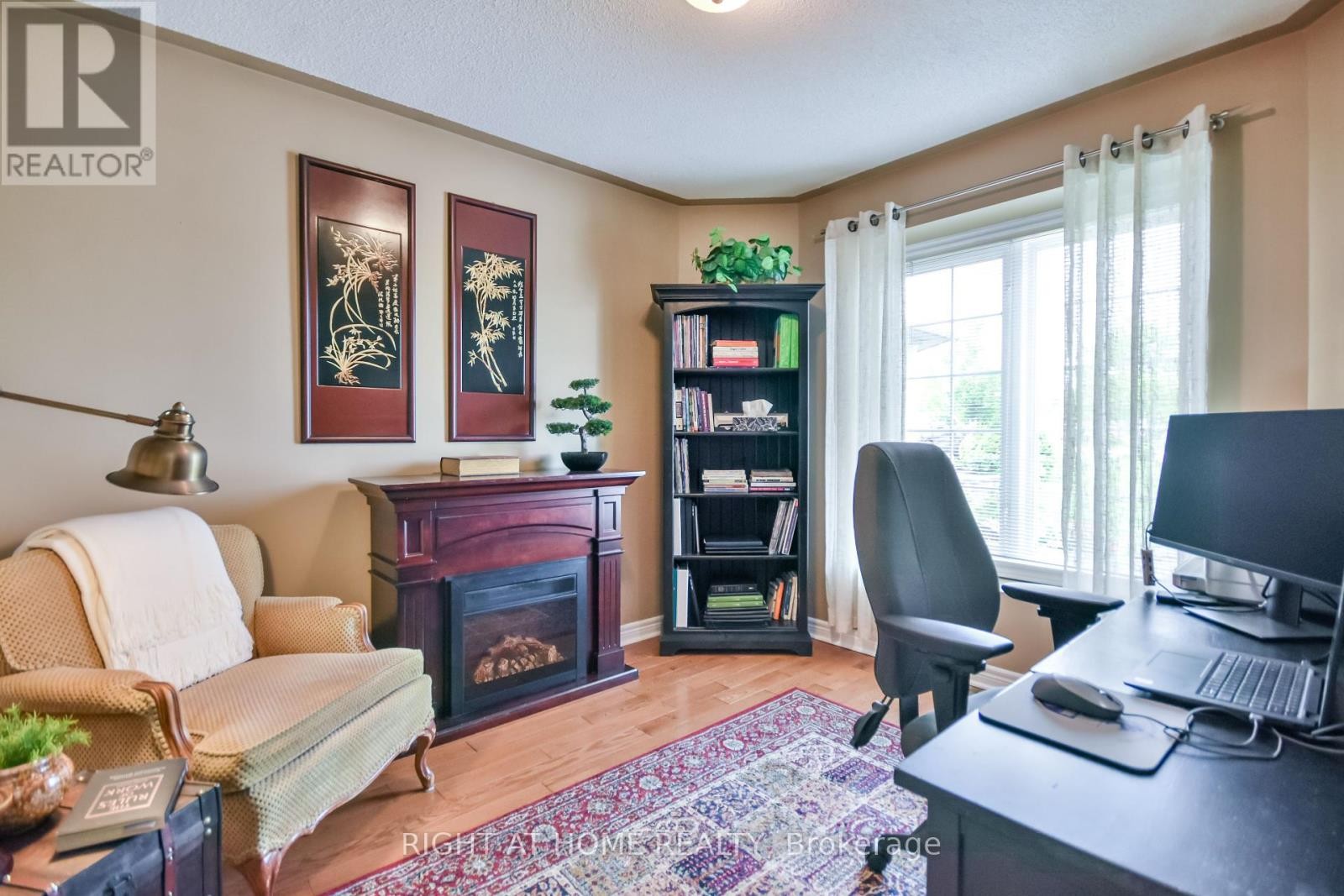 












13 COUPLES COURT

,
Barrie (East Bayfield),




Ontario
L4M6V5


