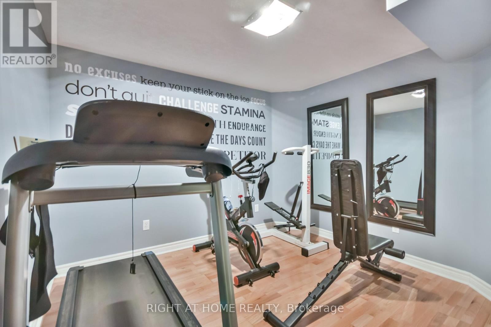 












13 COUPLES COURT

,
Barrie (East Bayfield),




Ontario
L4M6V5

