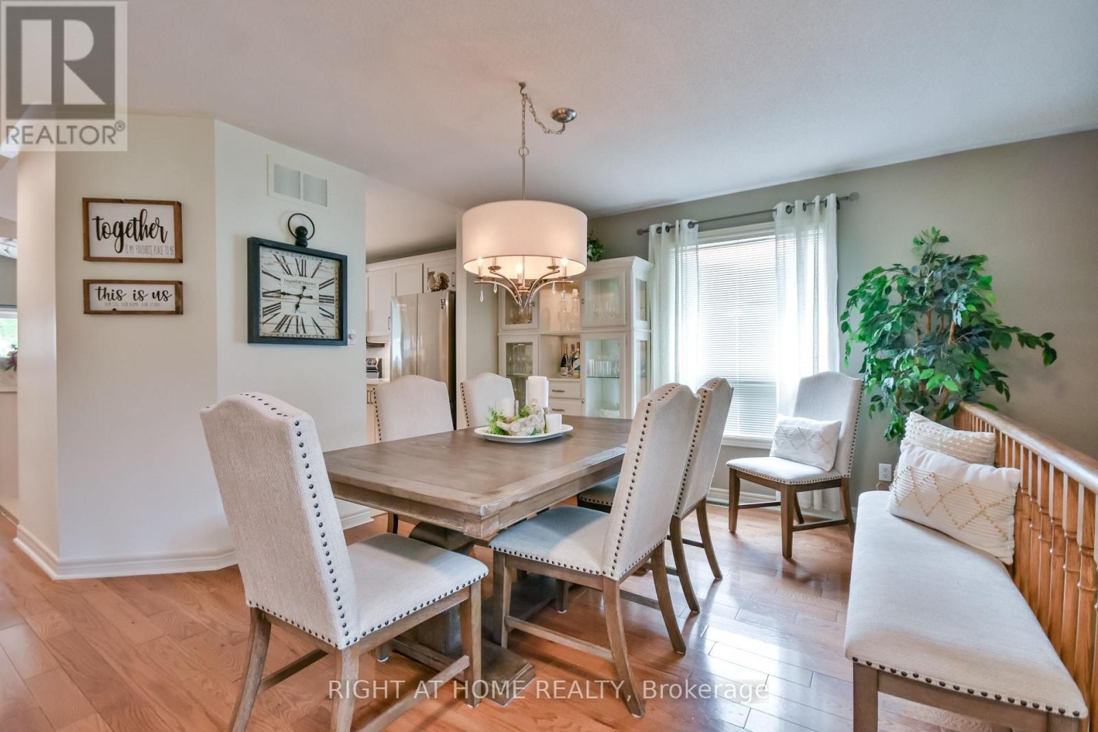 












13 COUPLES COURT

,
Barrie (East Bayfield),




Ontario
L4M6V5

