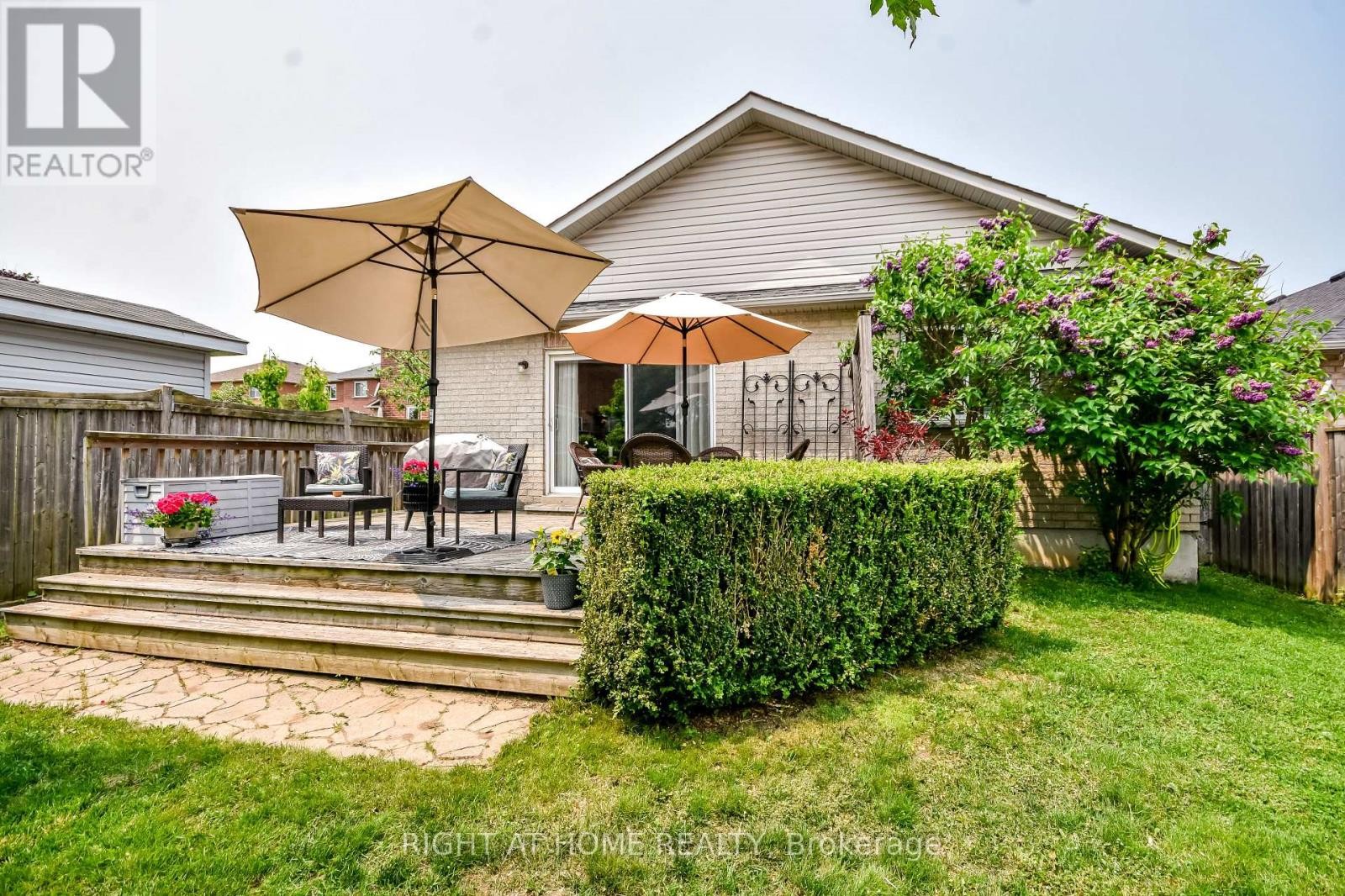 












13 COUPLES COURT

,
Barrie (East Bayfield),




Ontario
L4M6V5

