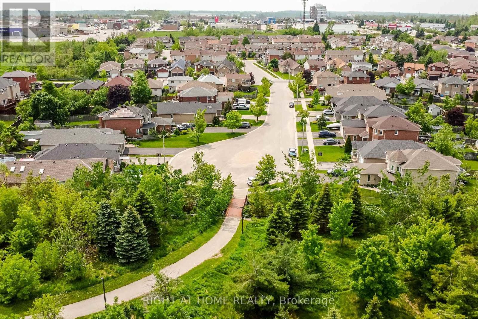 












13 COUPLES COURT

,
Barrie (East Bayfield),




Ontario
L4M6V5

