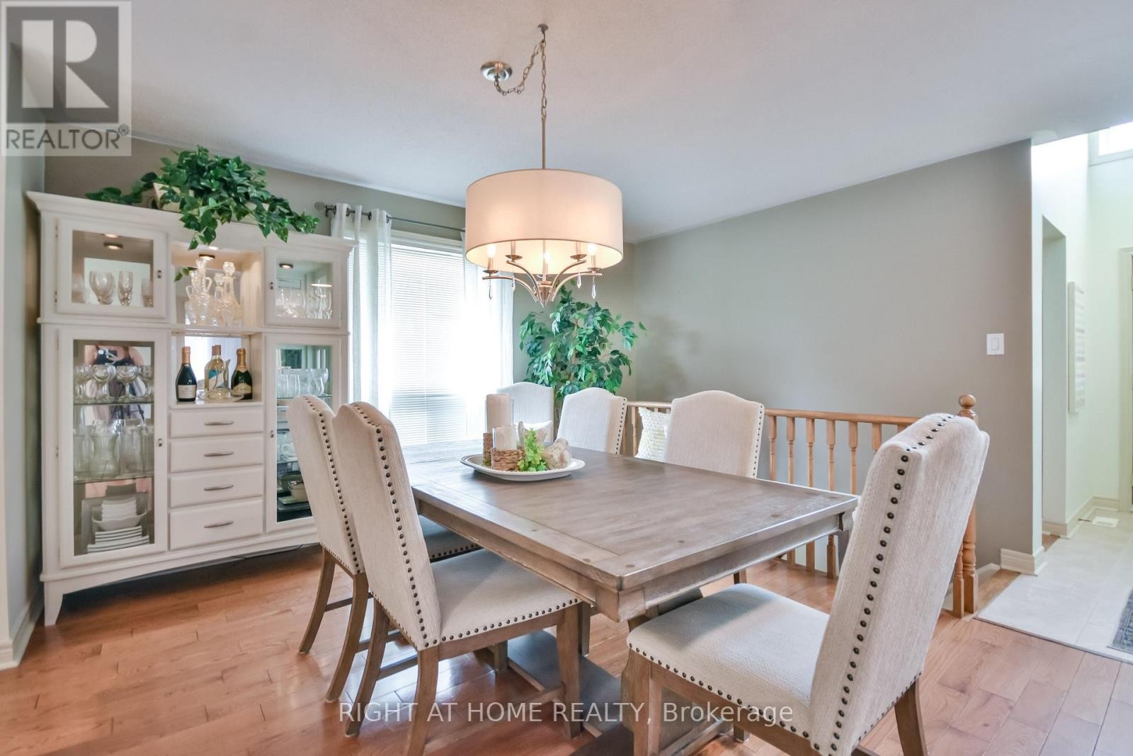 












13 COUPLES COURT

,
Barrie (East Bayfield),




Ontario
L4M6V5

