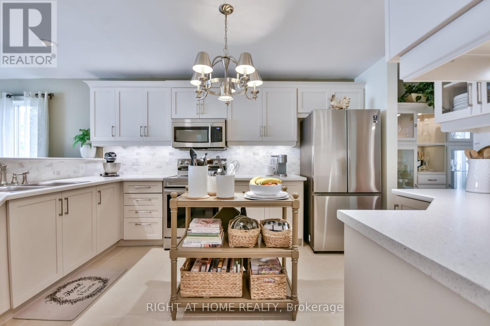 












13 COUPLES COURT

,
Barrie (East Bayfield),




Ontario
L4M6V5

