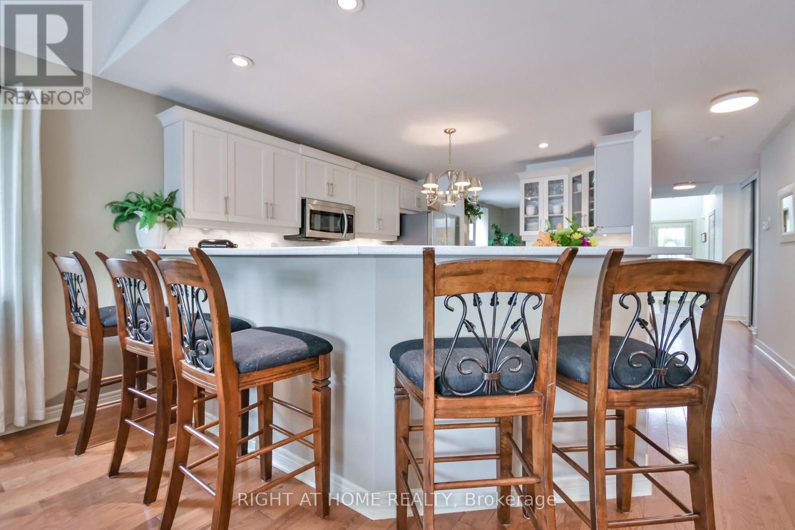 












13 COUPLES COURT

,
Barrie (East Bayfield),




Ontario
L4M6V5

