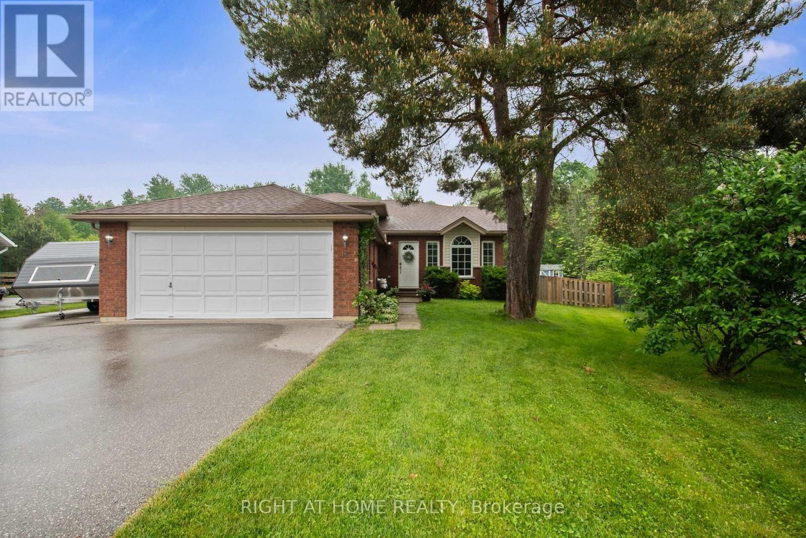 












18 EDGEWOOD CRESCENT

,
Clearview (New Lowell),




Ontario
L0M1N0

