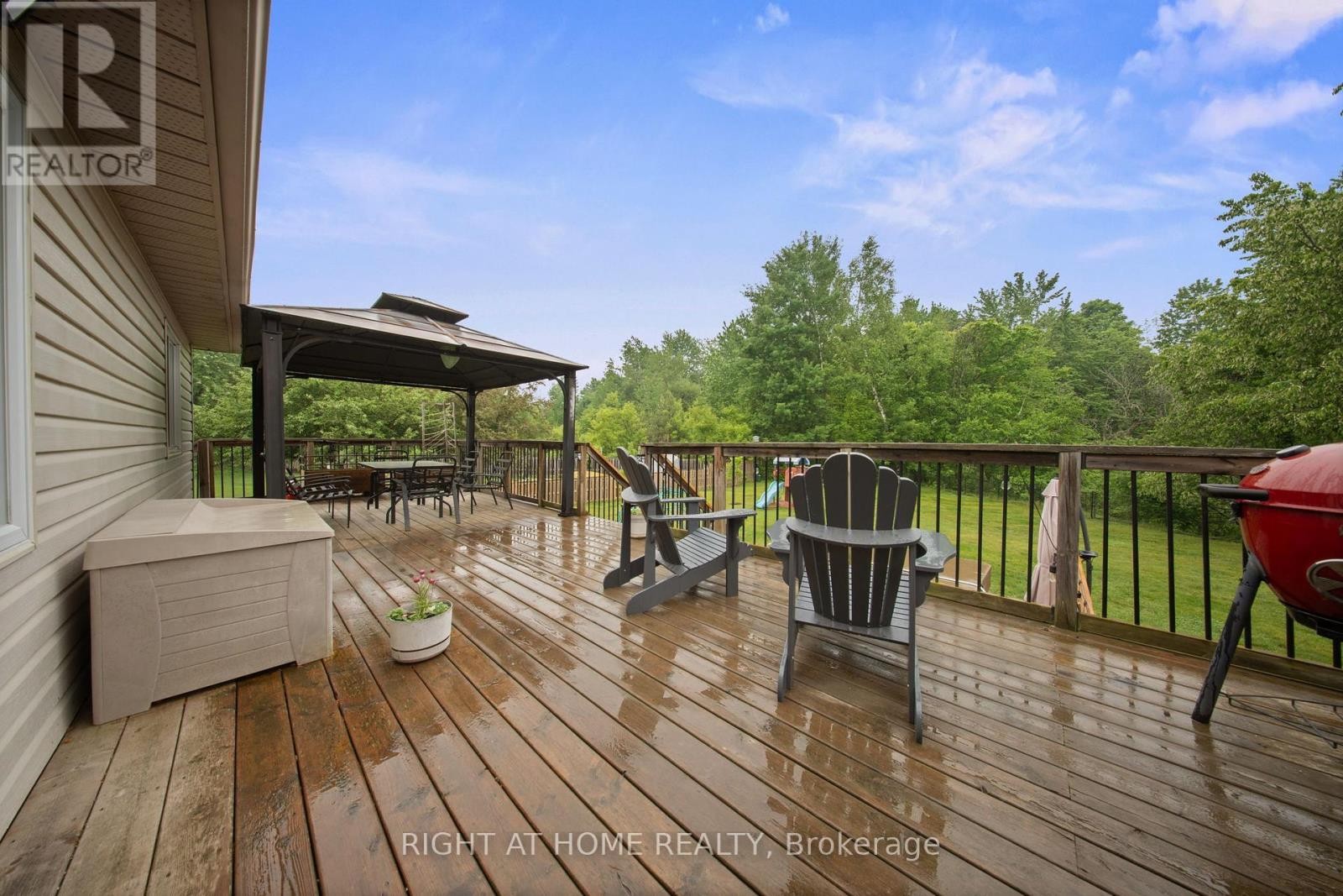 












18 EDGEWOOD CRESCENT

,
Clearview (New Lowell),




Ontario
L0M1N0

