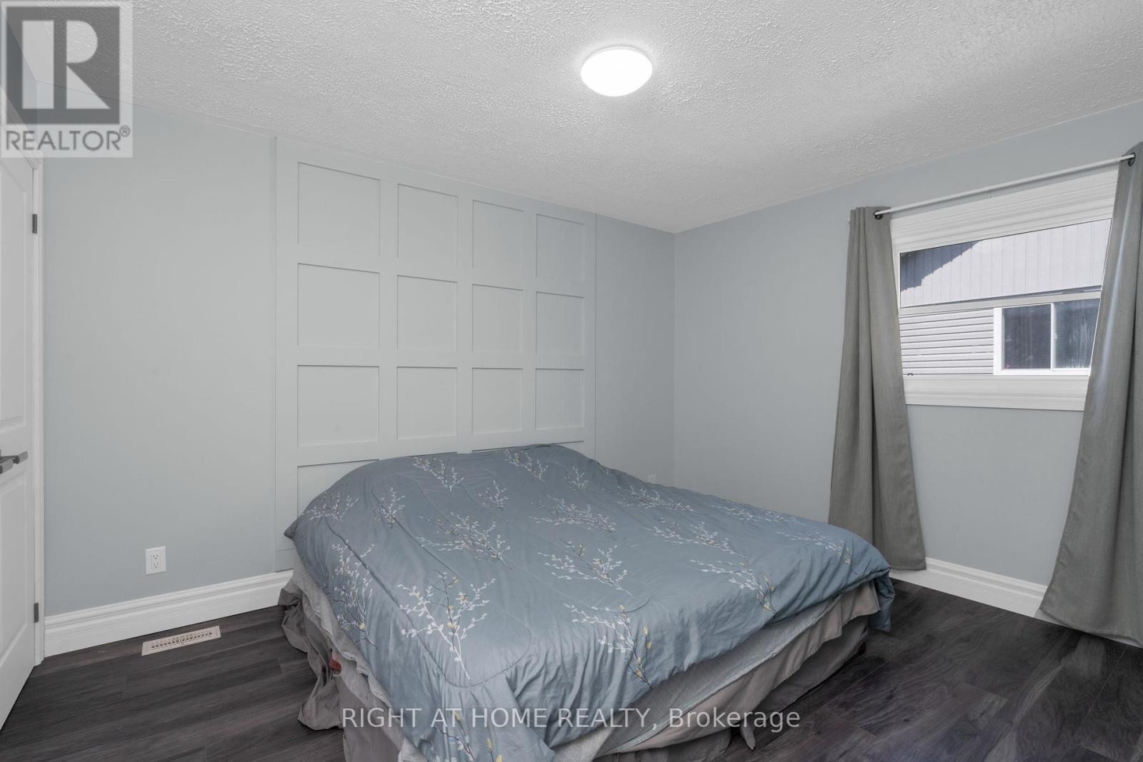 












42 BYRNES CRESCENT

,
Penetanguishene,




Ontario
L9M1V9


