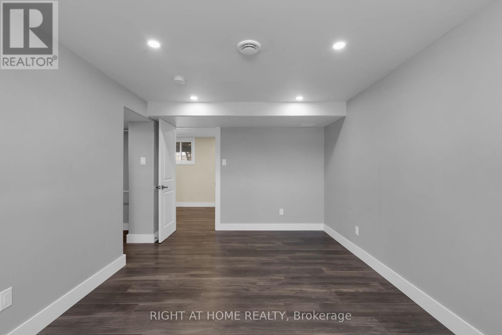 












42 BYRNES CRESCENT

,
Penetanguishene,




Ontario
L9M1V9

