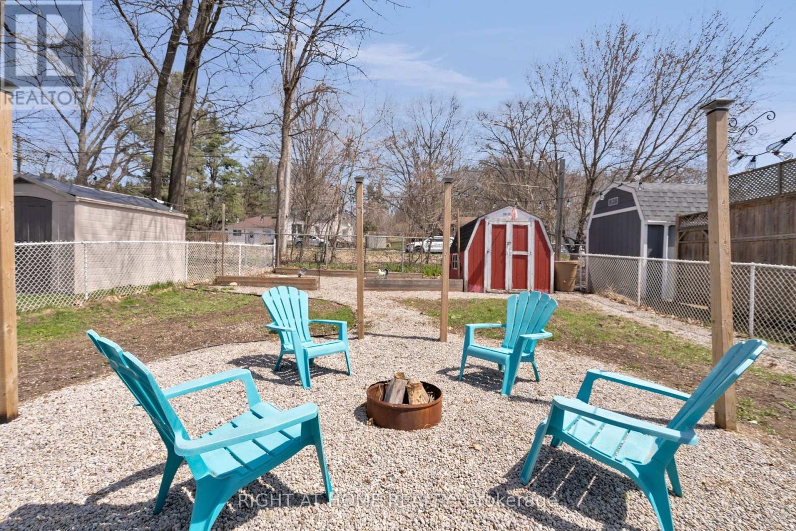 












42 BYRNES CRESCENT

,
Penetanguishene,




Ontario
L9M1V9

