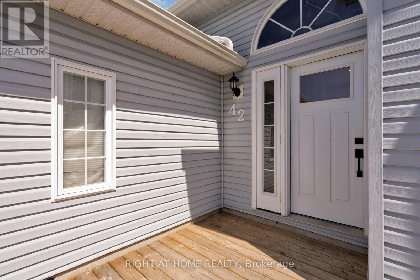 












42 BYRNES CRESCENT

,
Penetanguishene,




Ontario
L9M1V9

