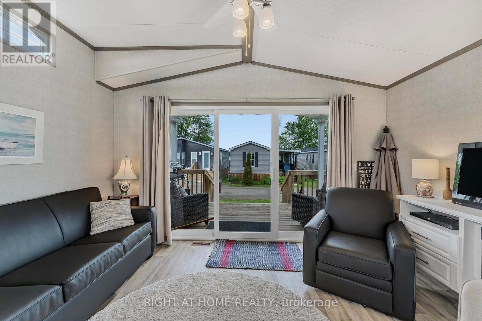 












26 - 3500 LAUDERDALE PT CRESCENT

,
Severn,




Ontario
P0E1N0

