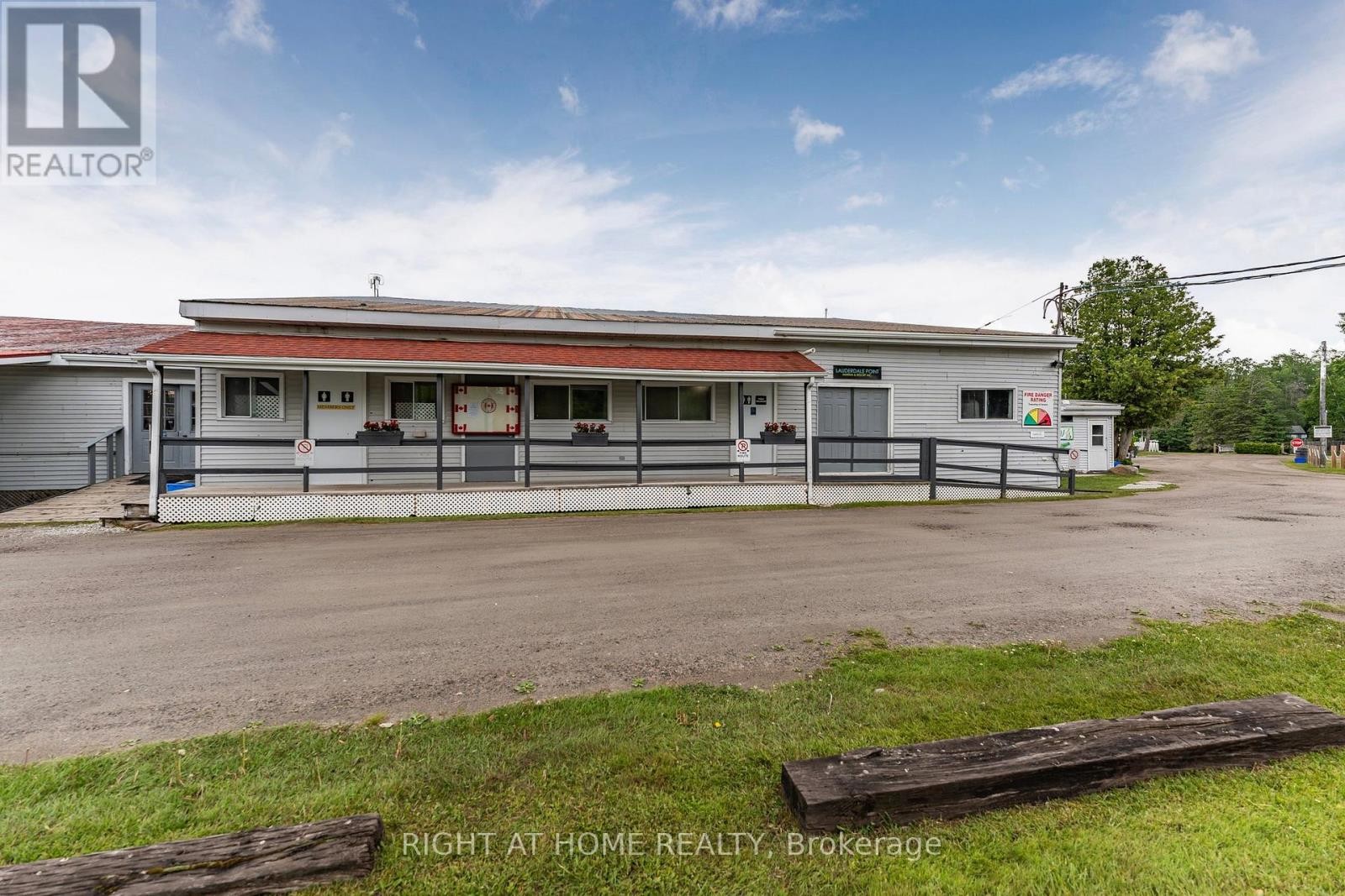 












26 - 3500 LAUDERDALE PT CRESCENT

,
Severn,




Ontario
P0E1N0

