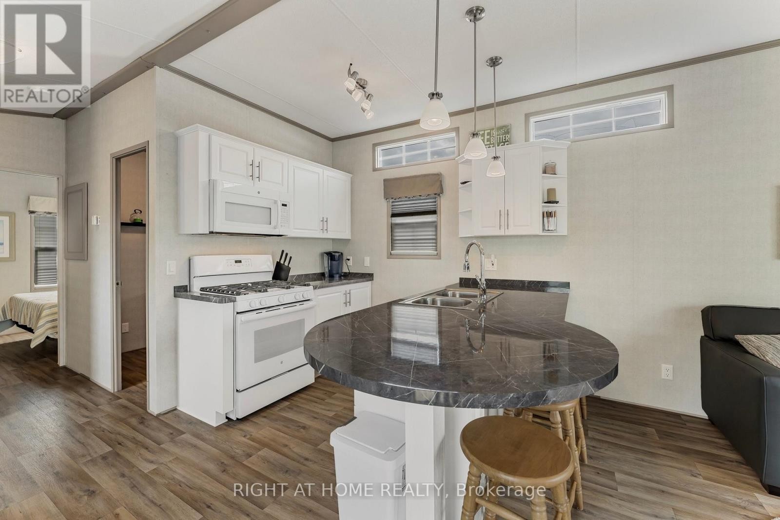 












26 - 3500 LAUDERDALE PT CRESCENT

,
Severn,




Ontario
P0E1N0

