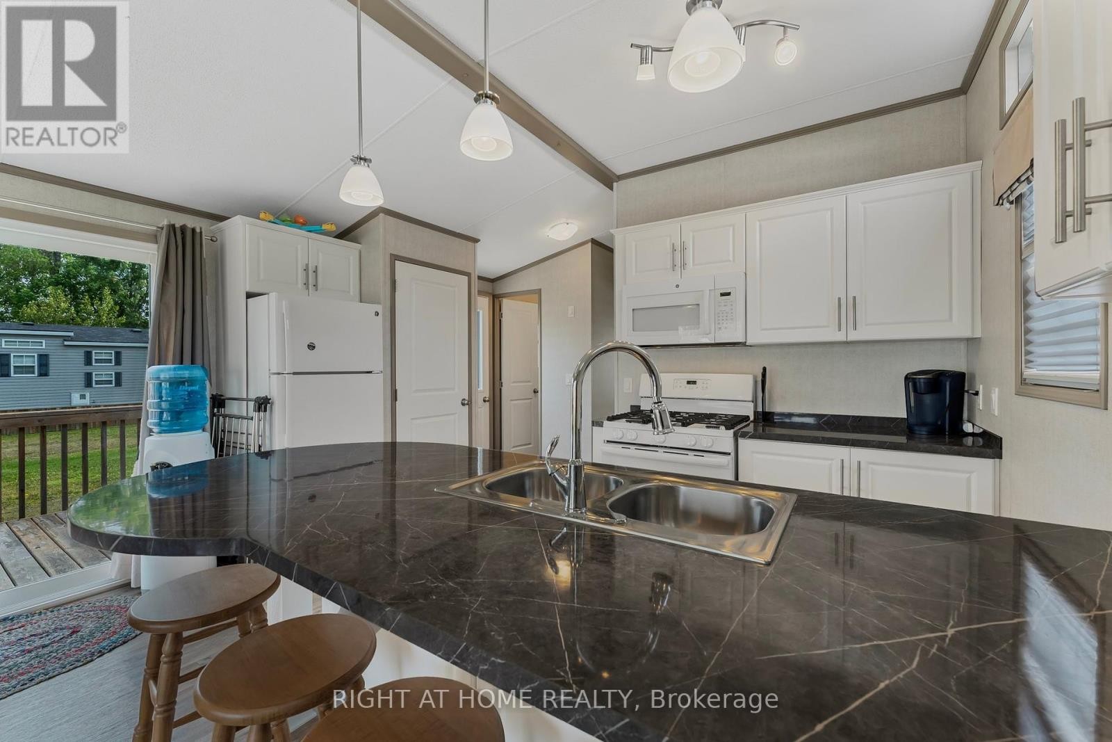 












26 - 3500 LAUDERDALE PT CRESCENT

,
Severn,




Ontario
P0E1N0

