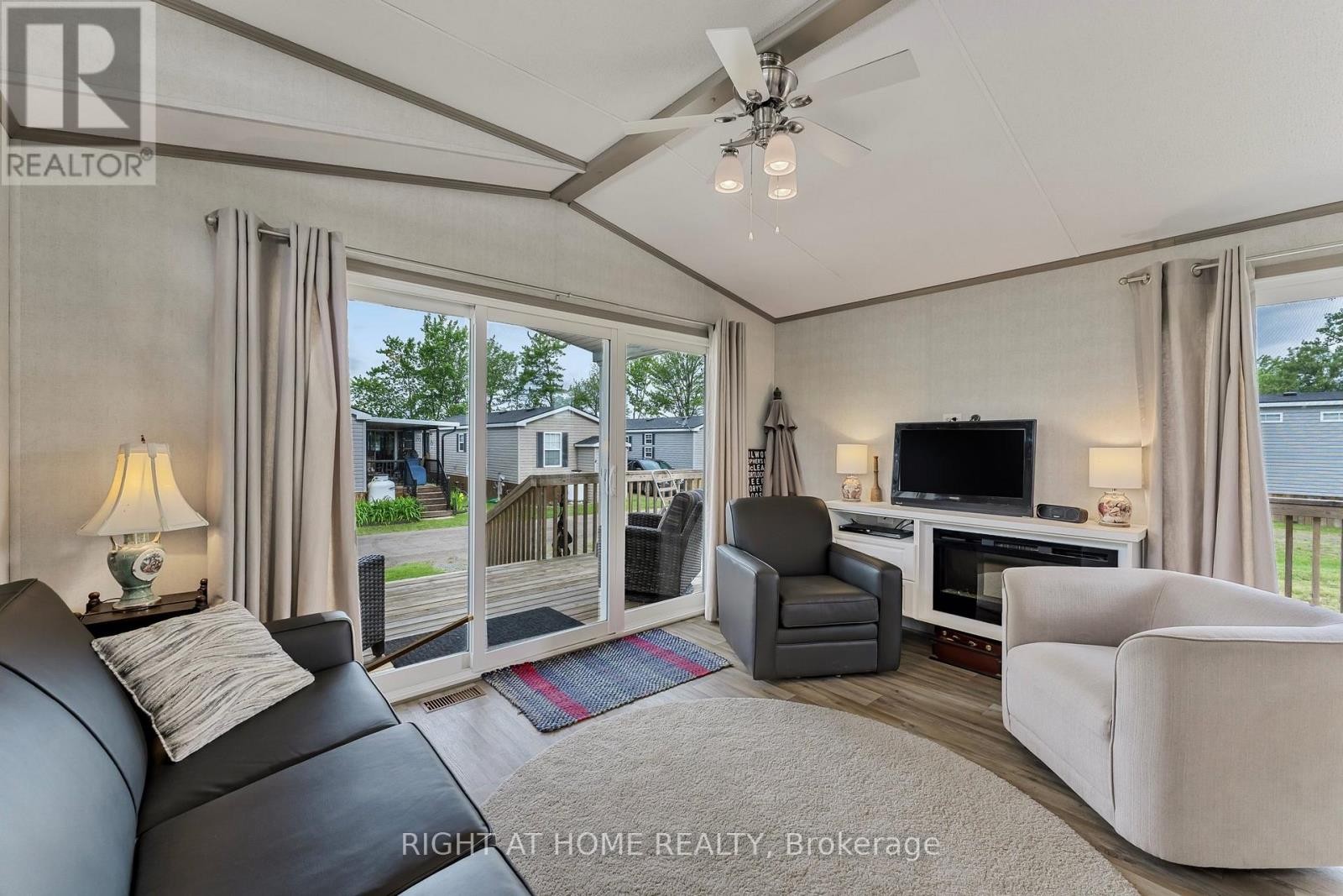












26 - 3500 LAUDERDALE PT CRESCENT

,
Severn,




Ontario
P0E1N0

