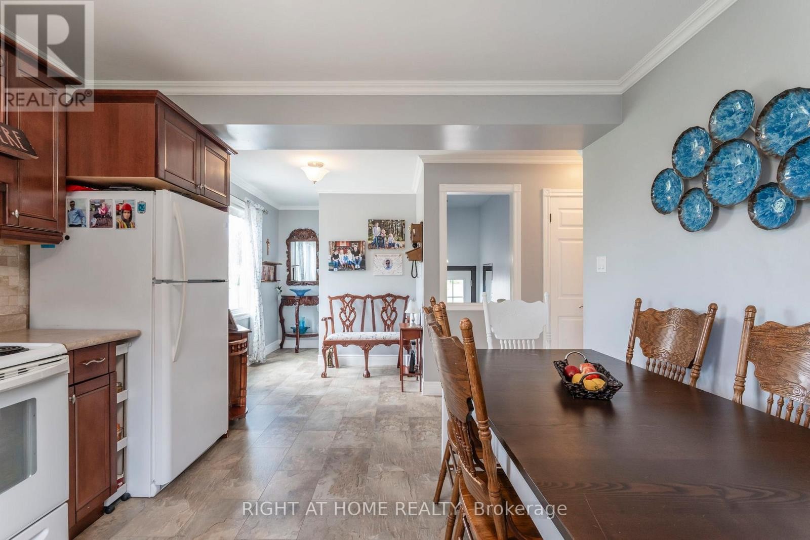 












2290 HIGHWAY 11 SOUTH HIGHWAY

,
Oro-Medonte (Guthrie),




Ontario
L0L2L0

